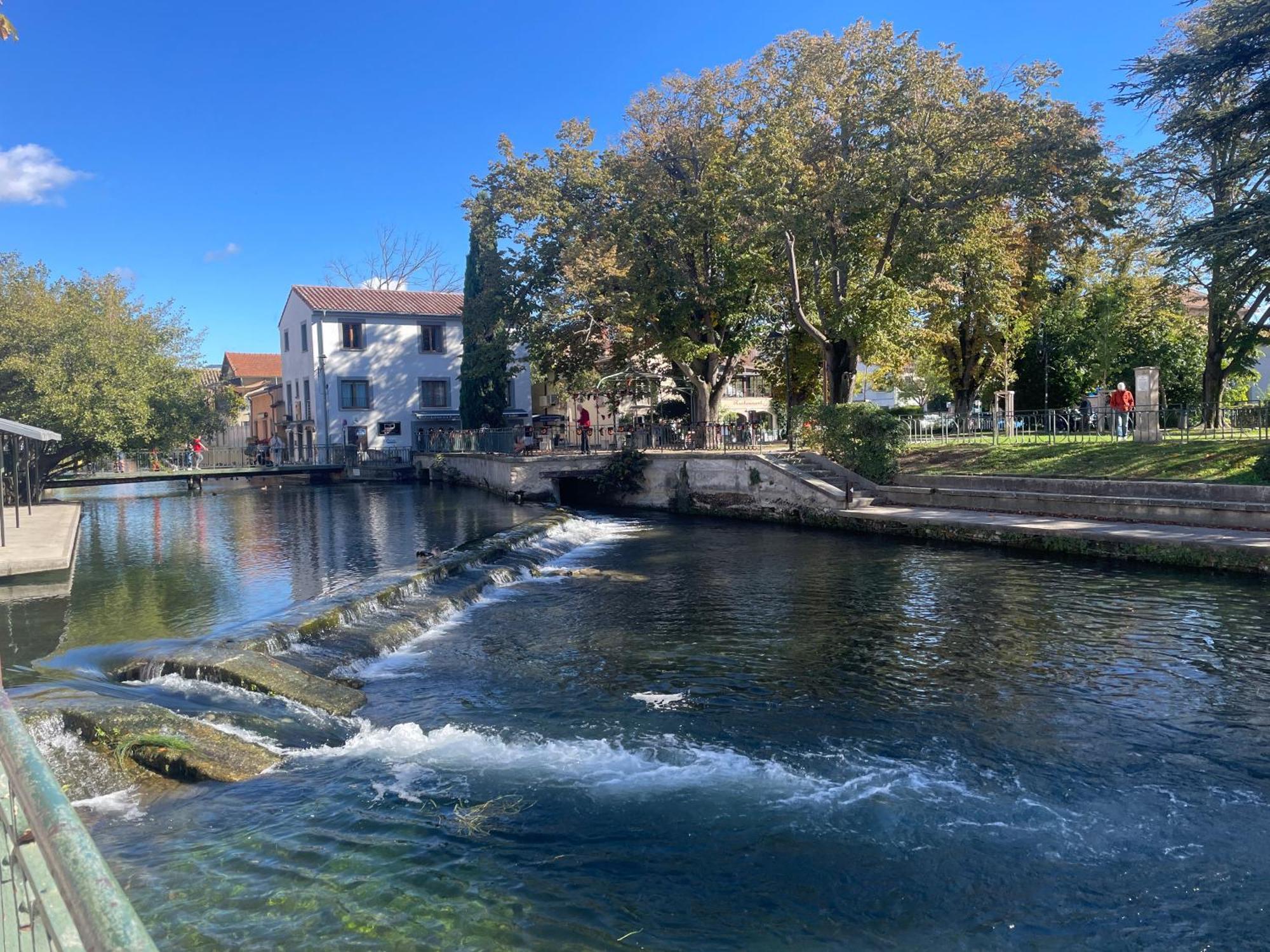 Studio Au Calme Dans Le Centre-Ville Historique LʼIsle-sur-la-Sorgue Dış mekan fotoğraf